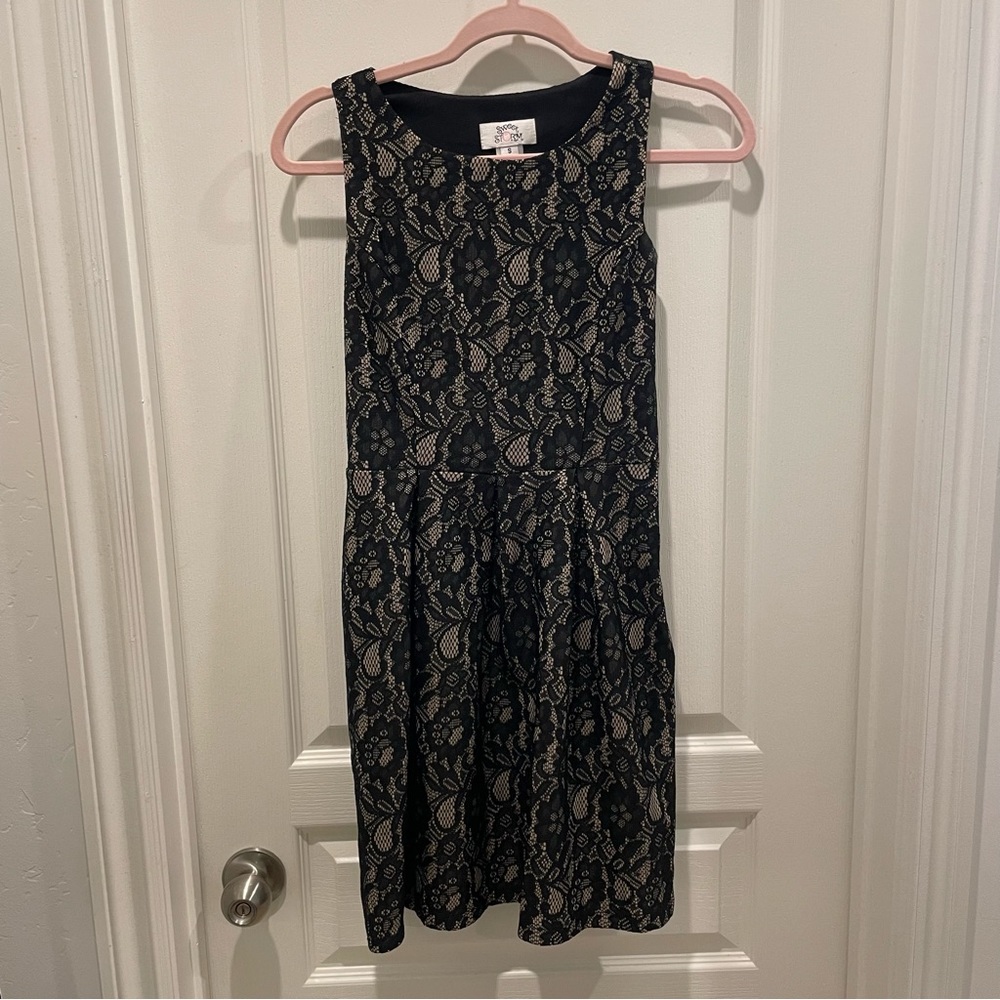 Short Dress - Picture 4 of 5